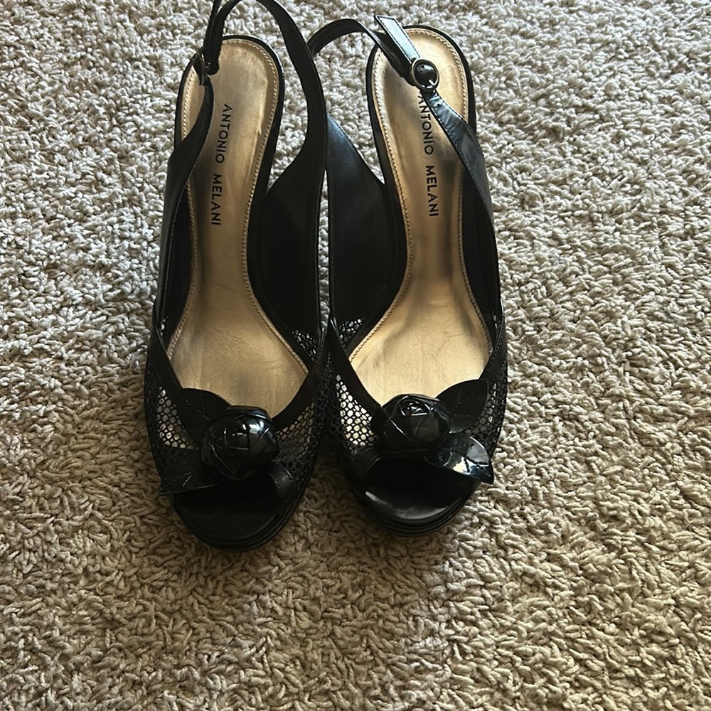 Cute Antonio Melani Sandals Heels Bloom